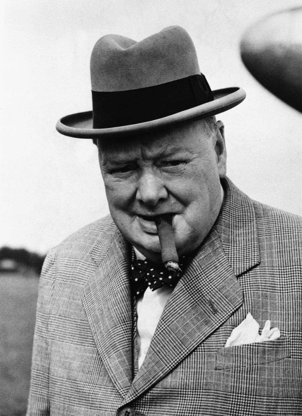 Уинстон Черчилль. Уильям Черчилль. Уинстон Черчилль с сигарой.