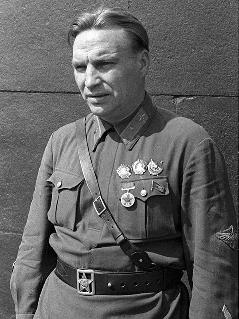 Герой советского союза «летчик хулиган» валерий чкалов. тайны смерти великих людей