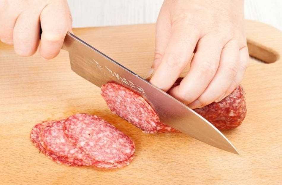 Как тонко нарезать колбасу