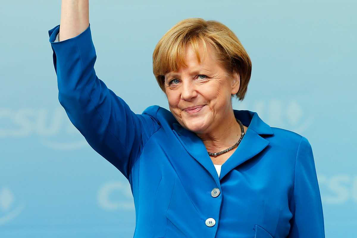 В детстве ангела меркель спекулировала черникой: 5 неожиданных фактов о канцлере германии, которой исполнилось 65 лет