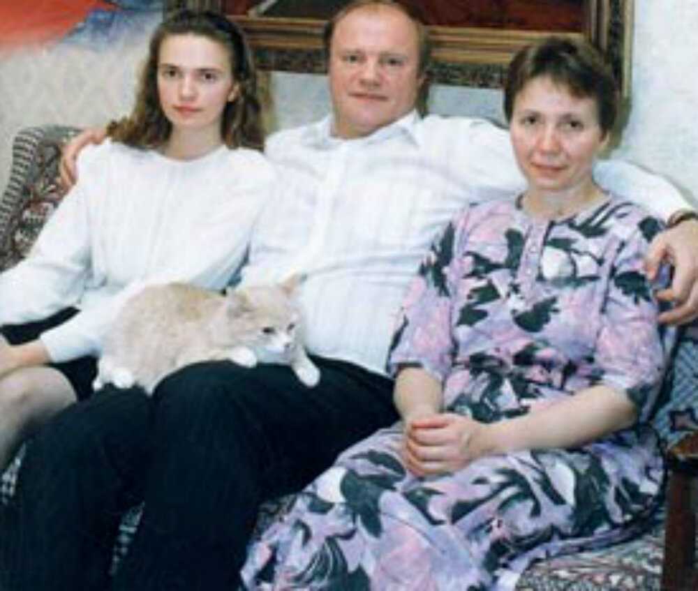 Геннадий зюганов — биография, личная жизнь, фото, новости, возраст, лидер кпрф, дети, внук 2022 - 24сми