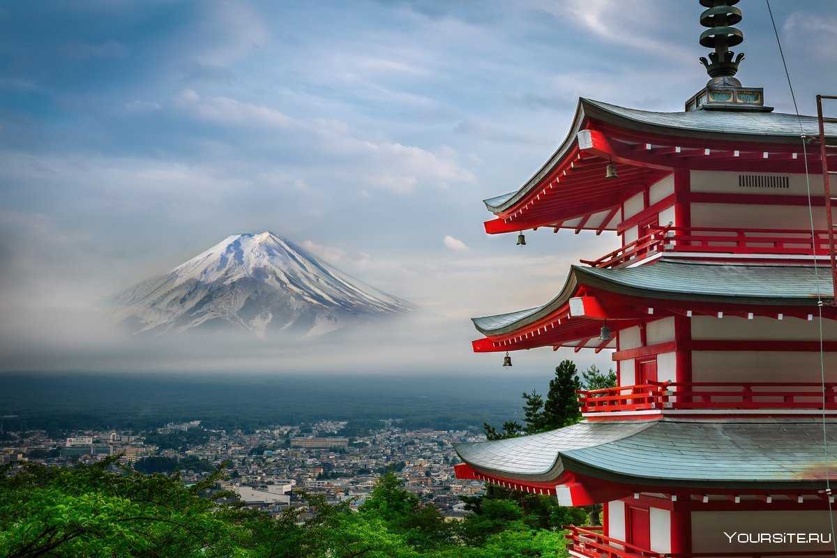 Japan types. Киото гора Фудзияма. Фудзияма Япония храм. Япония гора Фудзи храм. Храм в Киото гора Фудзияма.