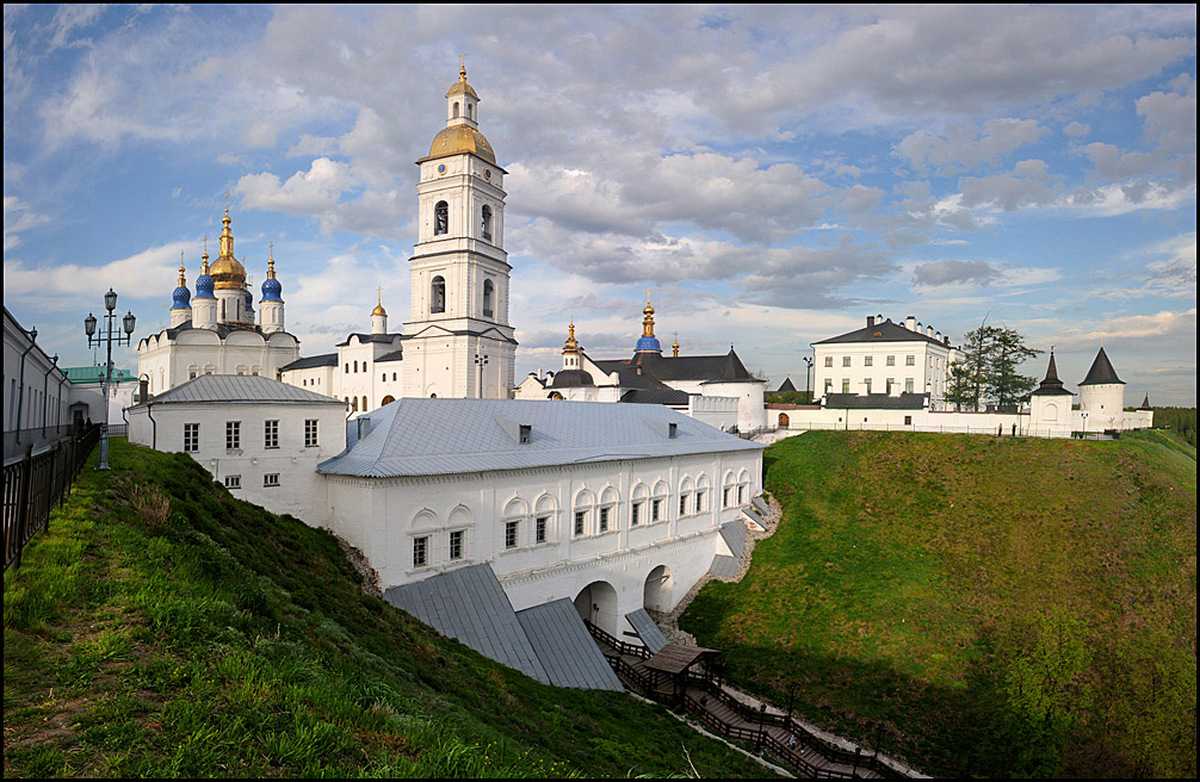 Тобольский кремль история. Тобольский Кремль Тобольск. Белокаменный Тобольский Кремль. Тобольский Кремль Тюмень. Каменный Кремль в Тобольске.