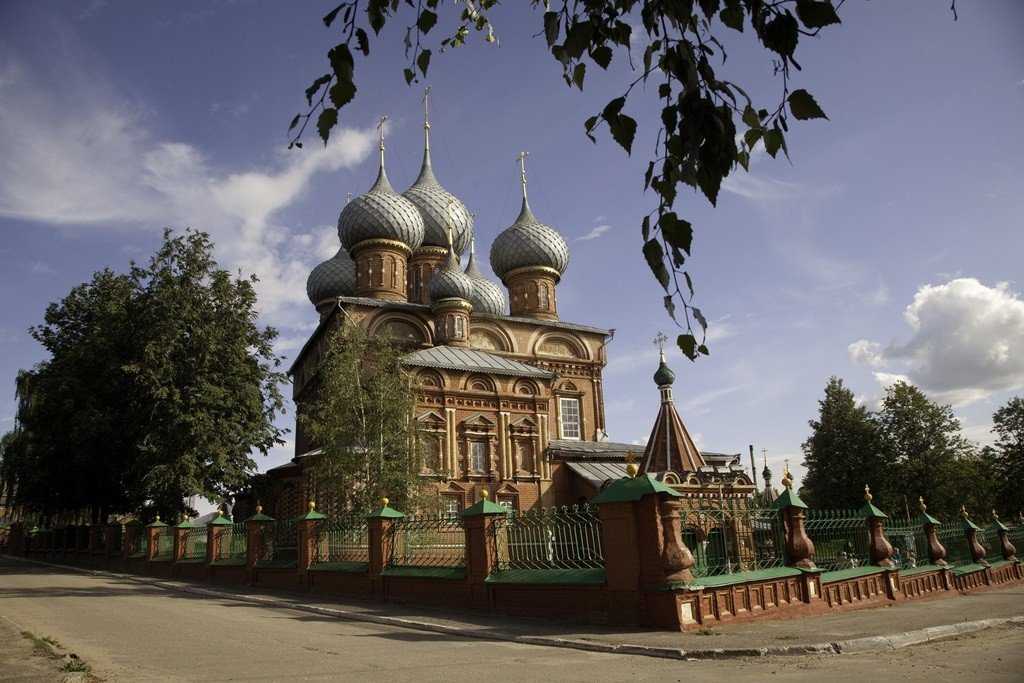 20 популярных достопримечательностей костромы