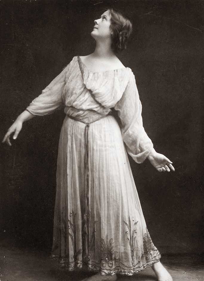 Айседора Дункан 1877 или 1878-1927 – американская танцовщица-новатор, родоначальница свободного танца Разработала танцевальную систему и пластику,
